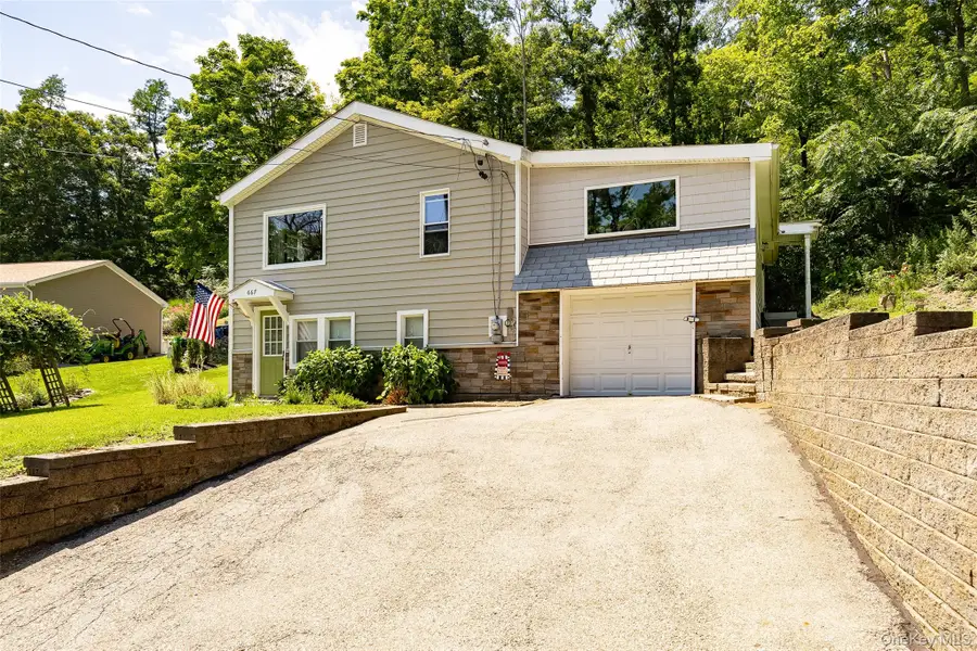 667 Traver Road, Pleasant Valley, NY 12569 - #3