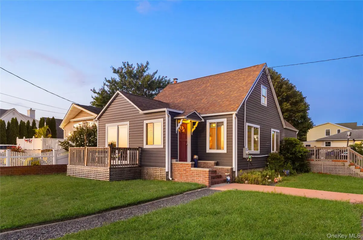 21 Grandview Drive, Shirley, NY 11967 - #1