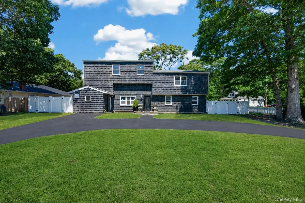 3 Lee Place, Mastic, NY 11950 - #1