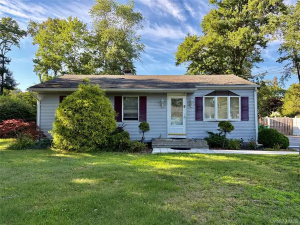 9 Ash Lane, Hyde Park, NY 12538