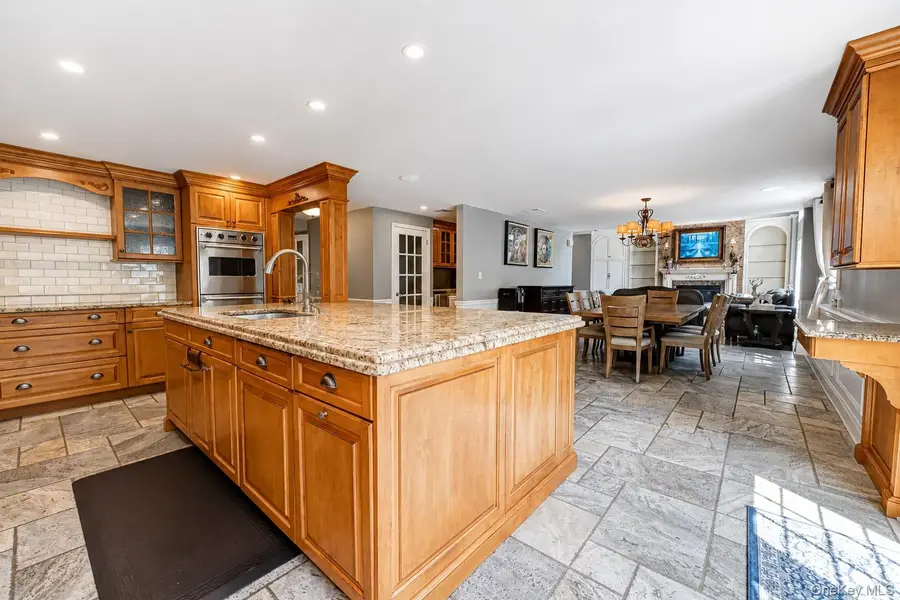 70 Nursery Street, Locust Valley, NY 11560 - #3