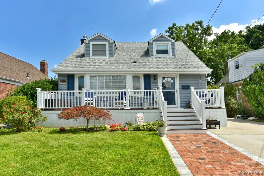 374 Andrews Road, Mineola, NY 11501 - #2