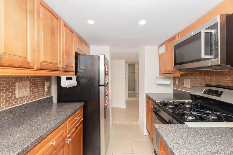 2035 Central Park Avenue #AA4, Yonkers, NY 10710 - #2