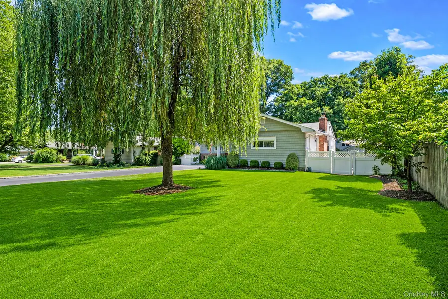 15 Locksley Lane, Nesconset, NY 11767 - #3