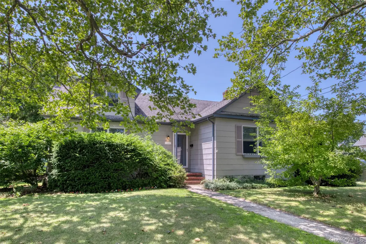 1227 Roanoke Avenue, Riverhead, NY 11901 - #1