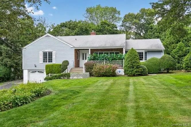 4 Woodleaf Court, Cold Spring Harbor, NY 11724 - #1