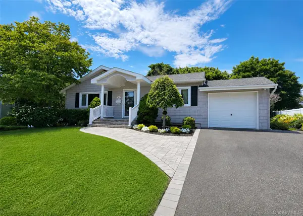 8 Starlight Drive, Commack, NY 11725