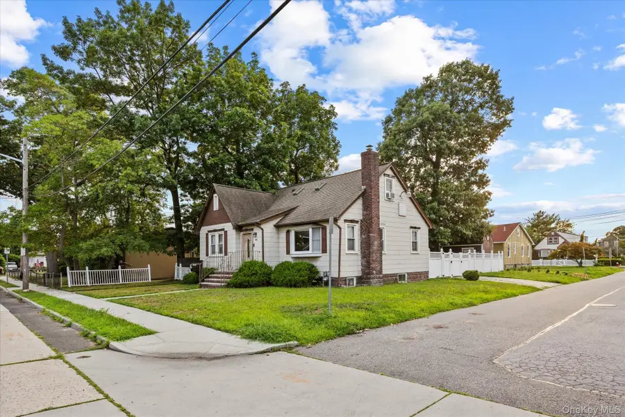 50 Manor Road, Valley Stream, NY 11580 - #2