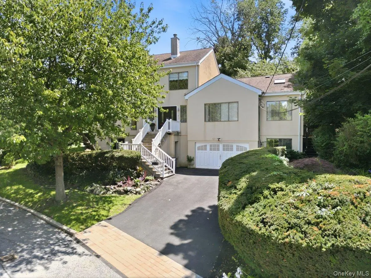 121 Newport Road, Yonkers, NY 10710 - #1
