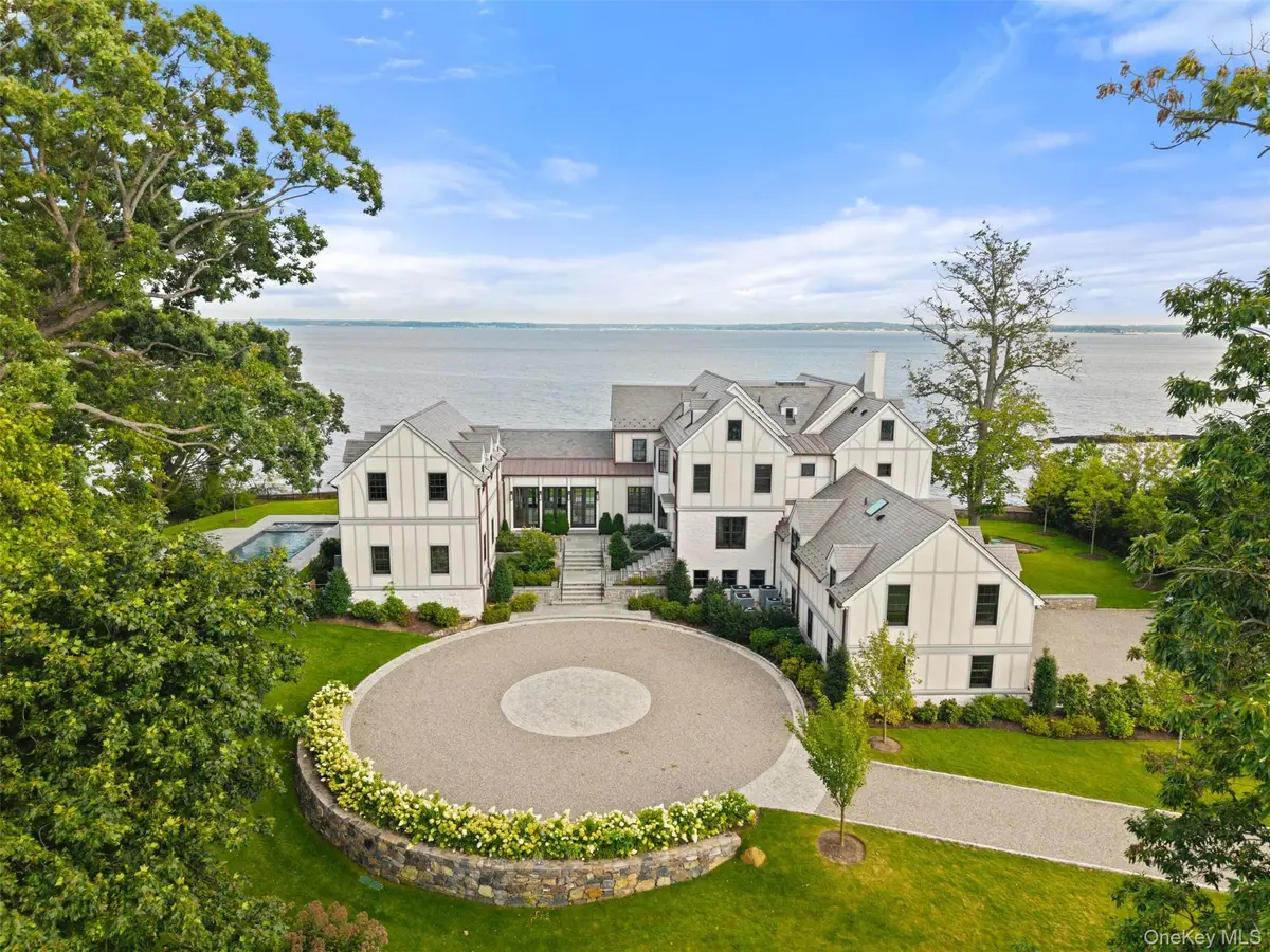 104 Premium Point, New Rochelle, NY 10801 - #1
