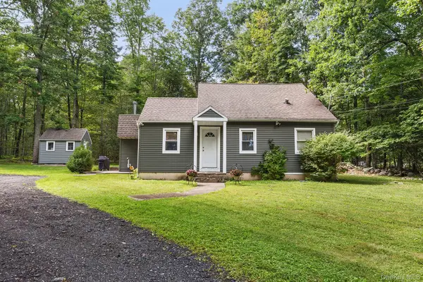30 Forest Glen Road, Pine Bush, NY 12566