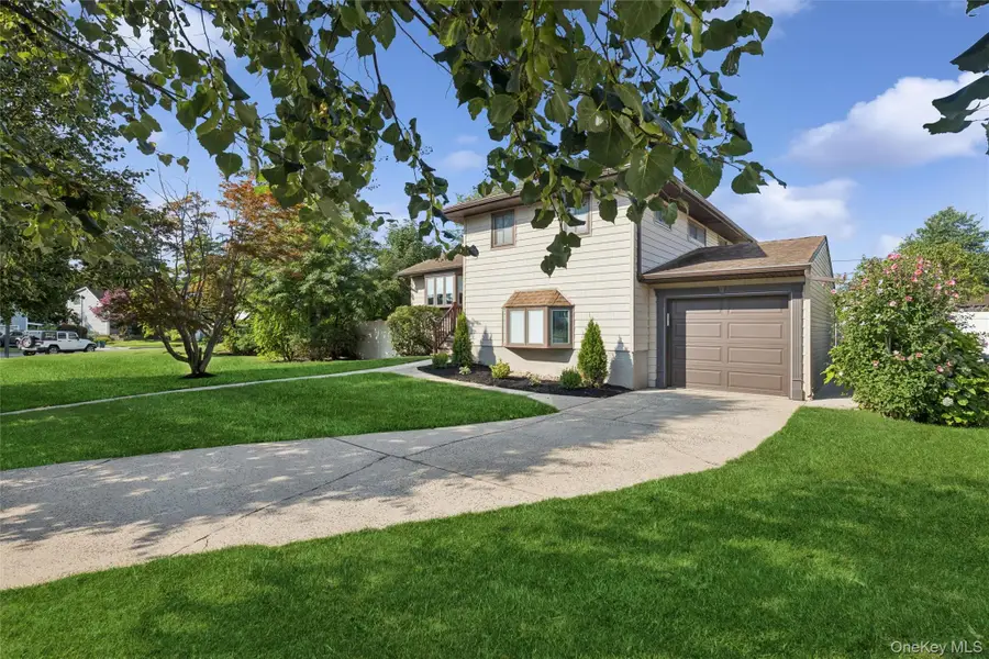 52 Narcissus Avenue, Jericho, NY 11753 - #2
