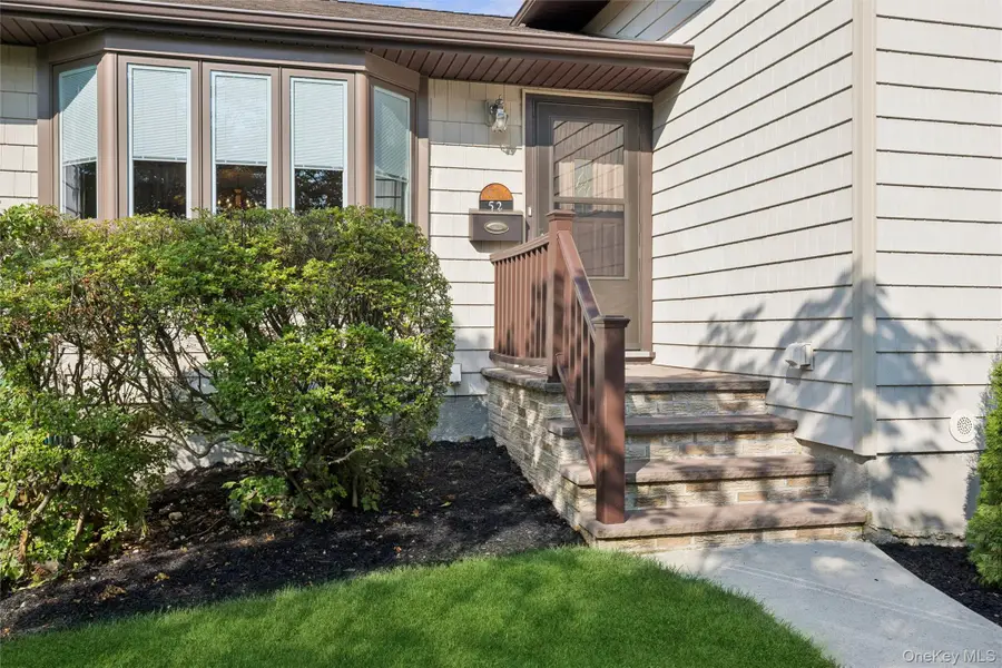 52 Narcissus Avenue, Jericho, NY 11753 - #3
