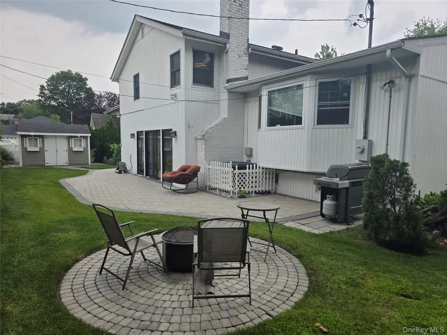 89 Brook Court S, New Hyde Park, NY 11040 - #3