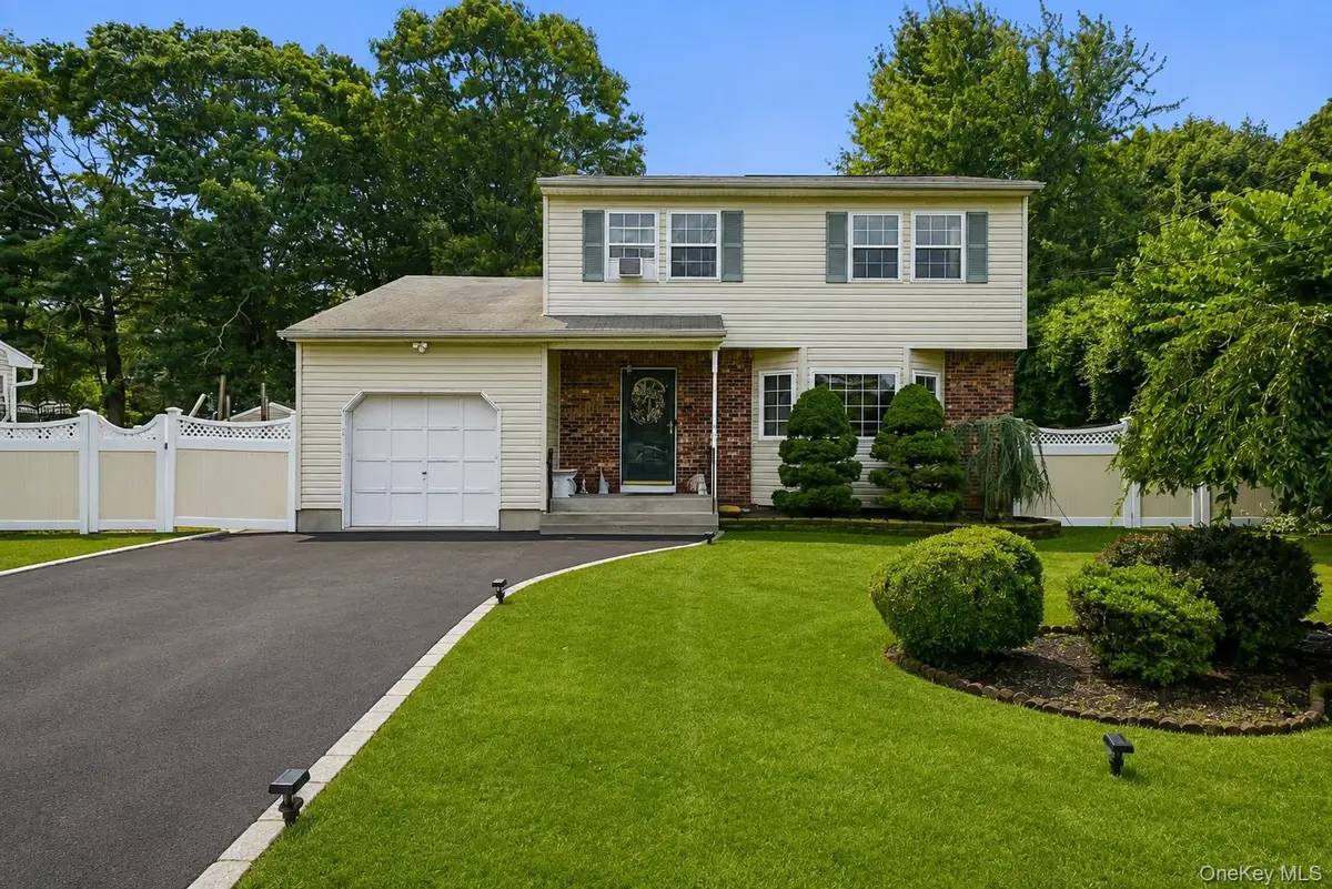 26 Probst Drive, Shirley, NY 11967 - #1