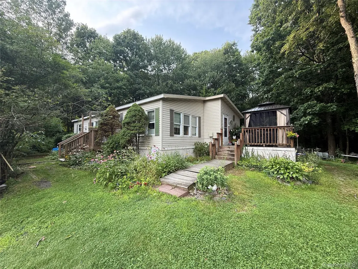 39 Depew Park, Wallkill, NY 12589 - #1