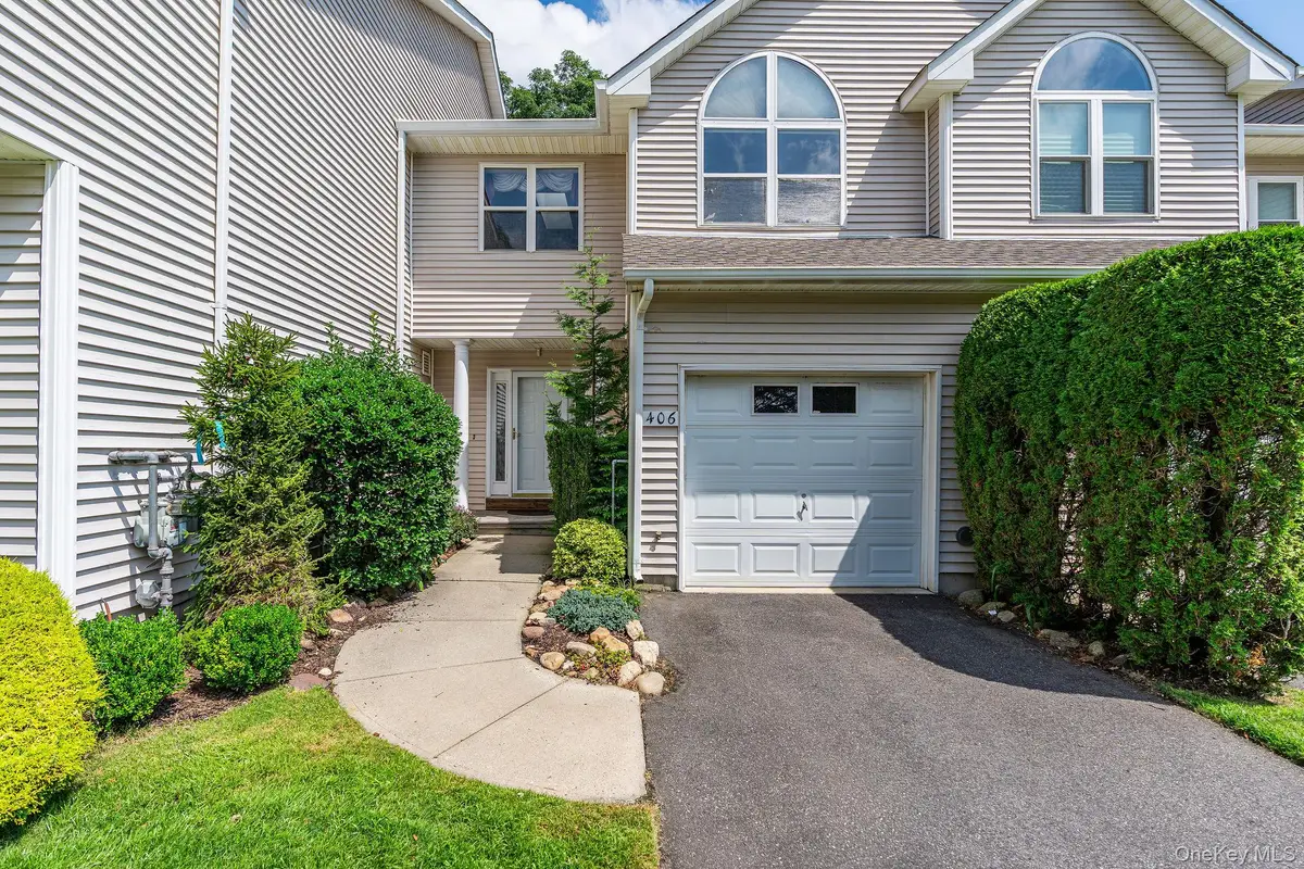 406 Willow Pond Drive, Riverhead, NY 11901 - #1
