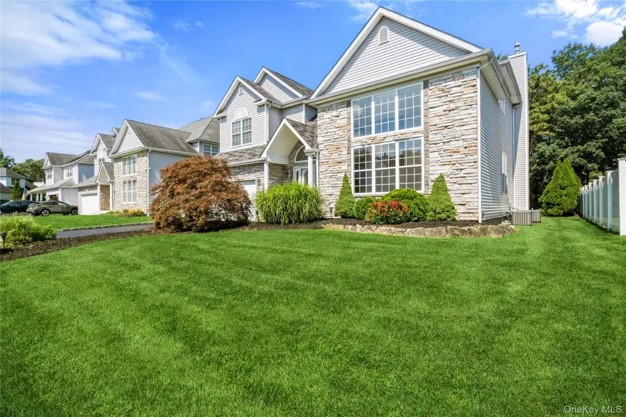 48 Peachtree Court, Holtsville, NY 11742 - #2