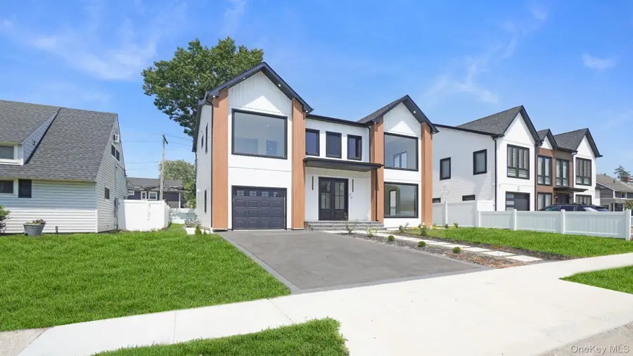 25 Red Maple Drive N, Wantagh, NY 11793 - #2