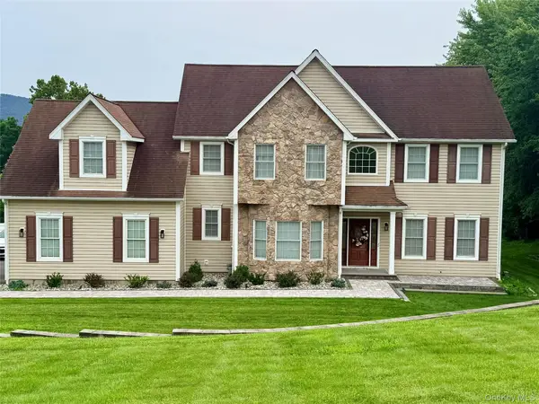 49 Harrisons Trail, Hopewell Junction, NY 12533
