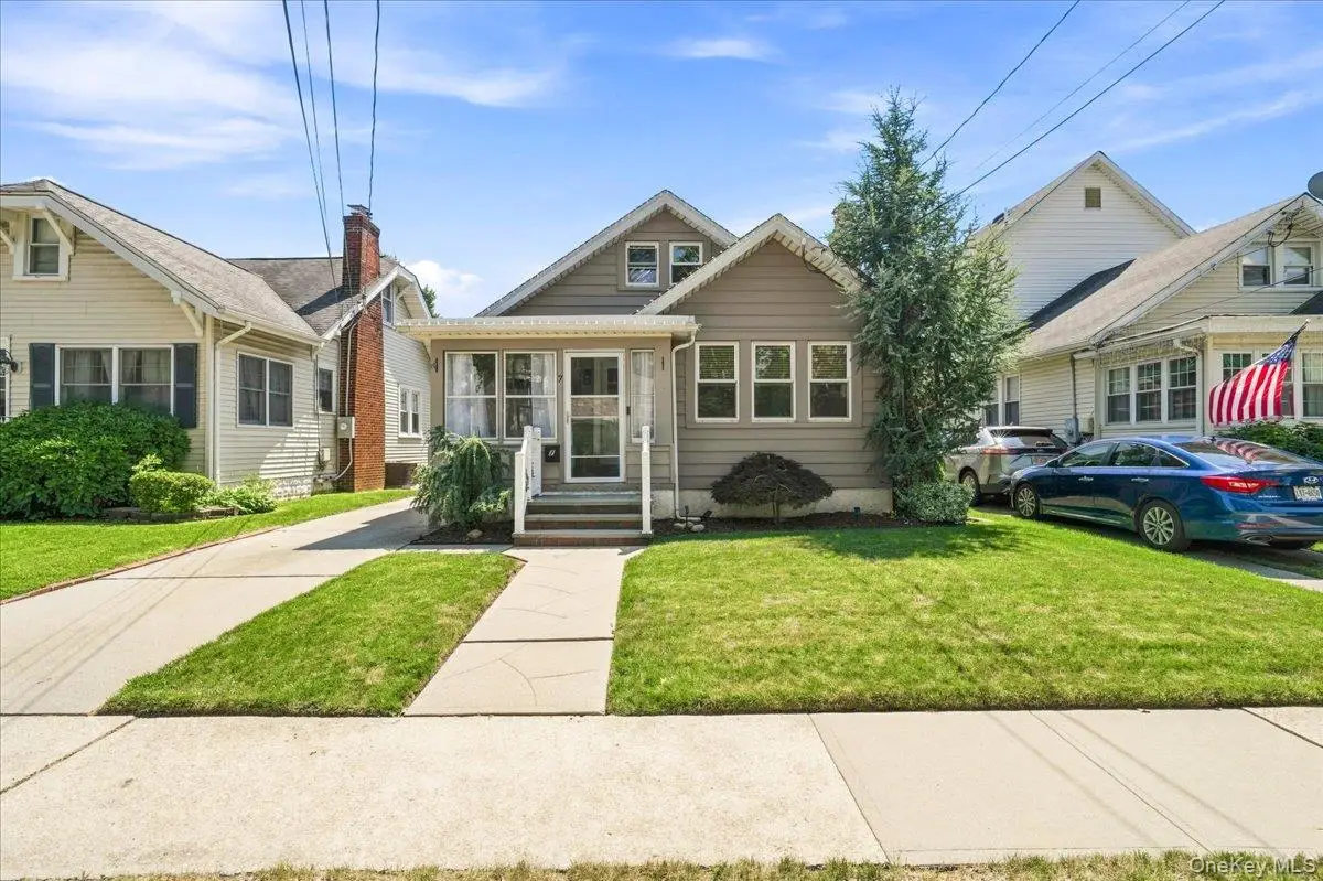 7 Lancaster Street, Lynbrook, NY 11563 - #1