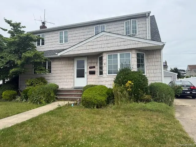 391 Ferris Road, Seaford, NY 11783 - #1