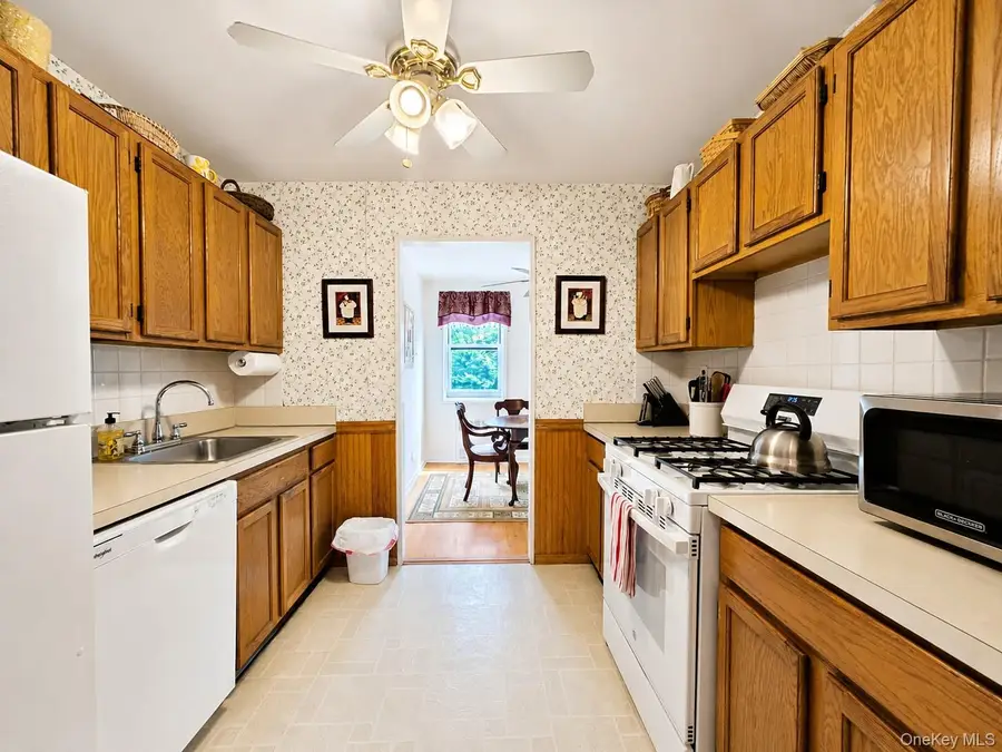 76 Dehaven Drive Dehaven #2F, Yonkers, NY 10703 - #3