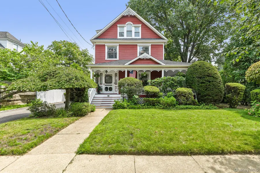 35 Lee Avenue, Rockville Centre, NY 11570 - #2