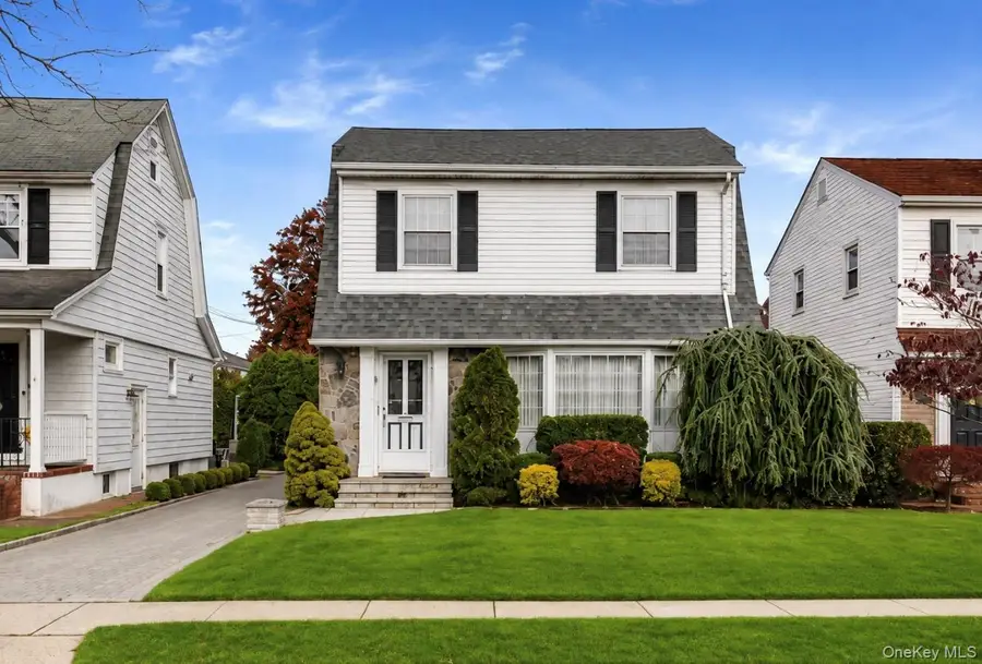 19 Stratford Avenue, Garden City, NY 11530 - #2