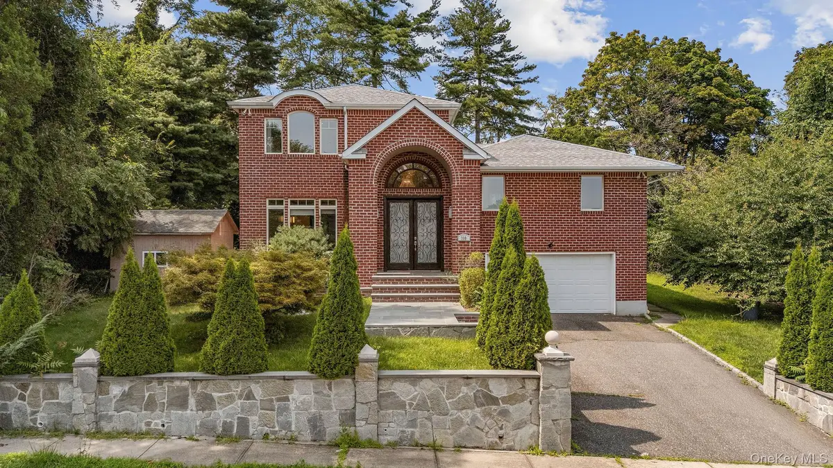 300 Ellen Place, Jericho, NY 11753 - #1