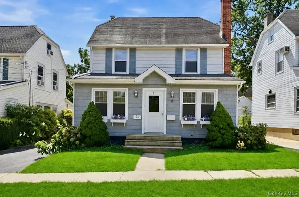 36 Hawthorne Street, Williston Park, NY 11596