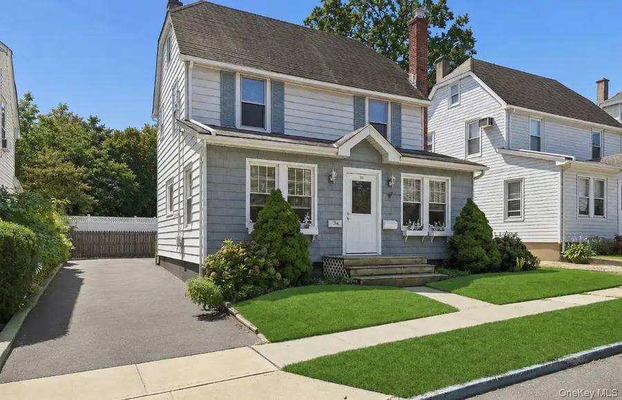 36 Hawthorne Street, Williston Park, NY 11596 - #2