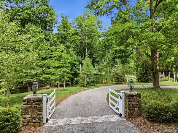 392 Old Quaker Hill Road, Pawling, NY 12564