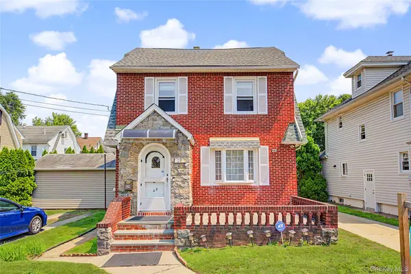 29 Holland Avenue, Floral Park, NY 11001