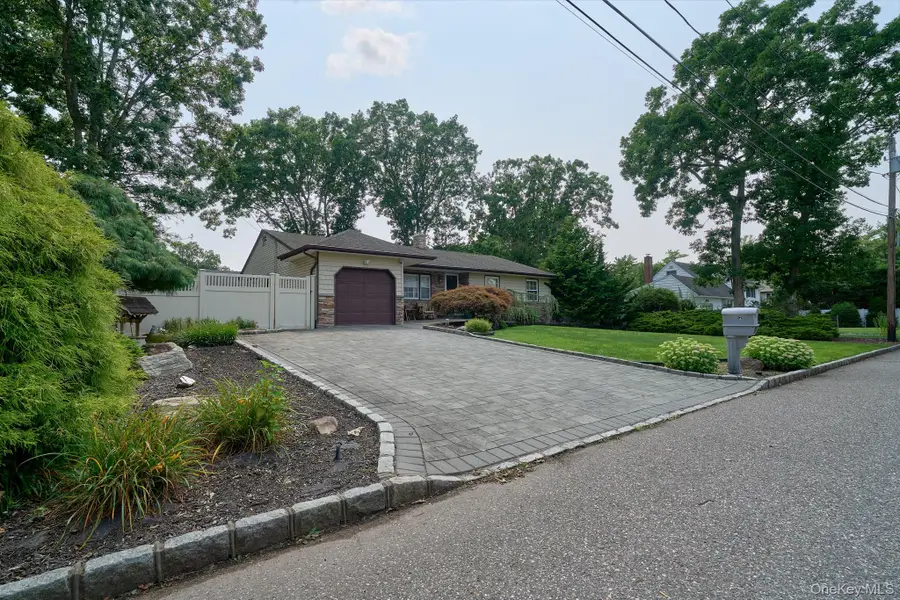 14 Winthrop Place, Deer Park, NY 11729 - #3
