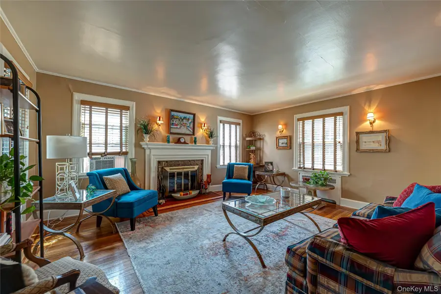 3994 Park Avenue, Seaford, NY 11783 - #3