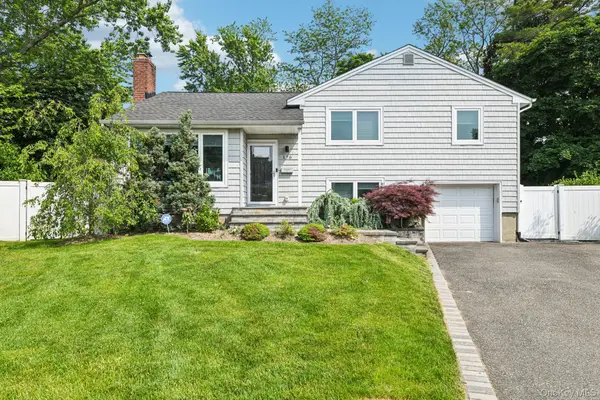 176 Willis Court, Wantagh, NY 11793