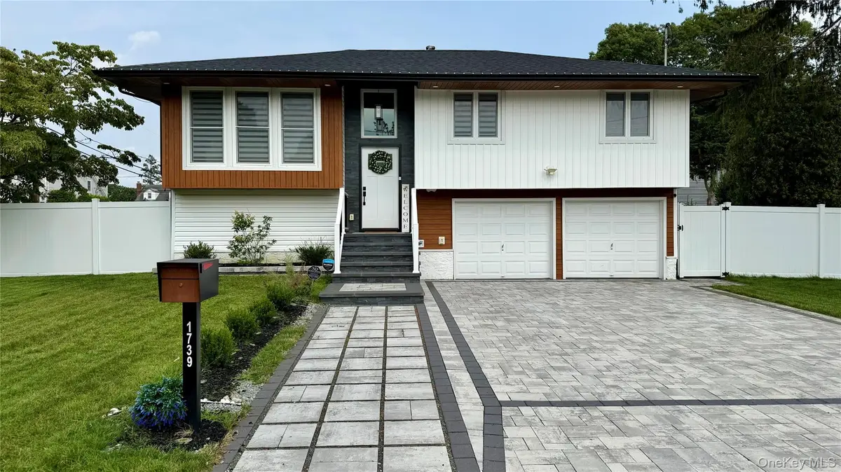 1739 Quarter Street, West Babylon, NY 11704 - #1