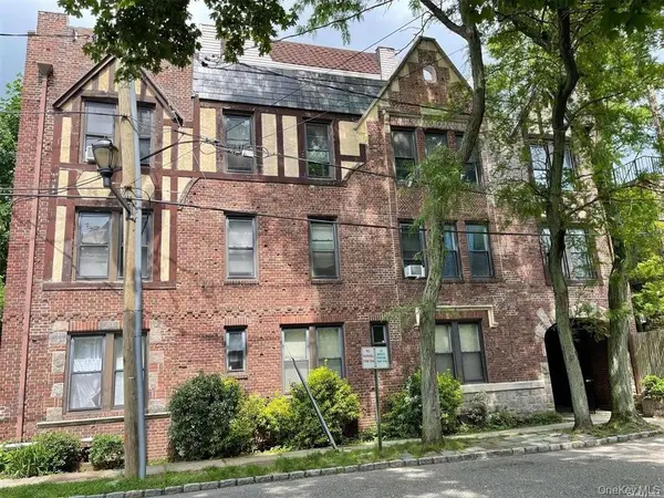 1 Hillside Avenue #3B, Great Neck, NY 11021
