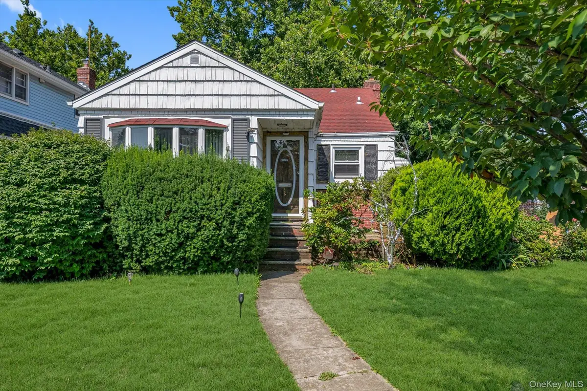 146 Claflin Boulevard, Franklin Square, NY 11010 - #1