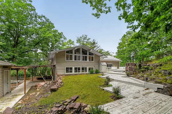 15 Overlook Drive, Highland Mills, NY 10930