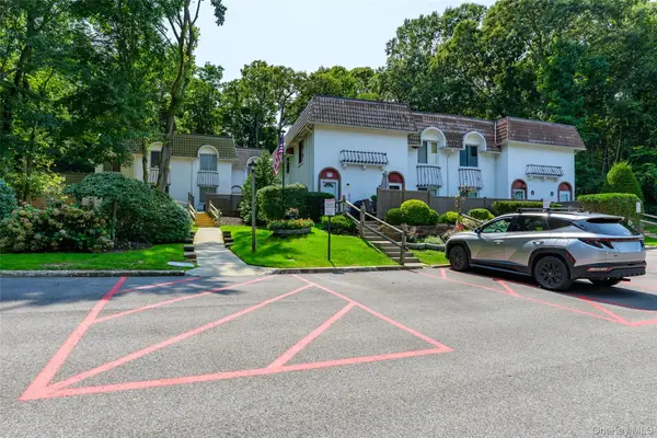 297 Brettonwoods Drive, Coram, NY 11727