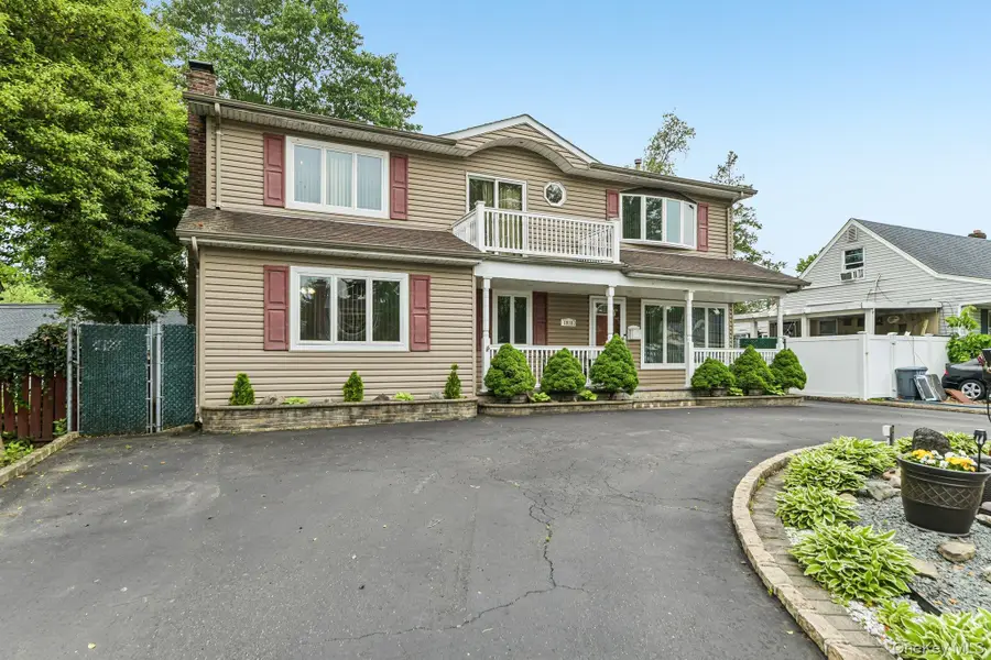 1010 Douglas Avenue, Wantagh, NY 11793 - #2