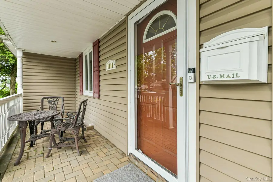 1010 Douglas Avenue, Wantagh, NY 11793 - #3