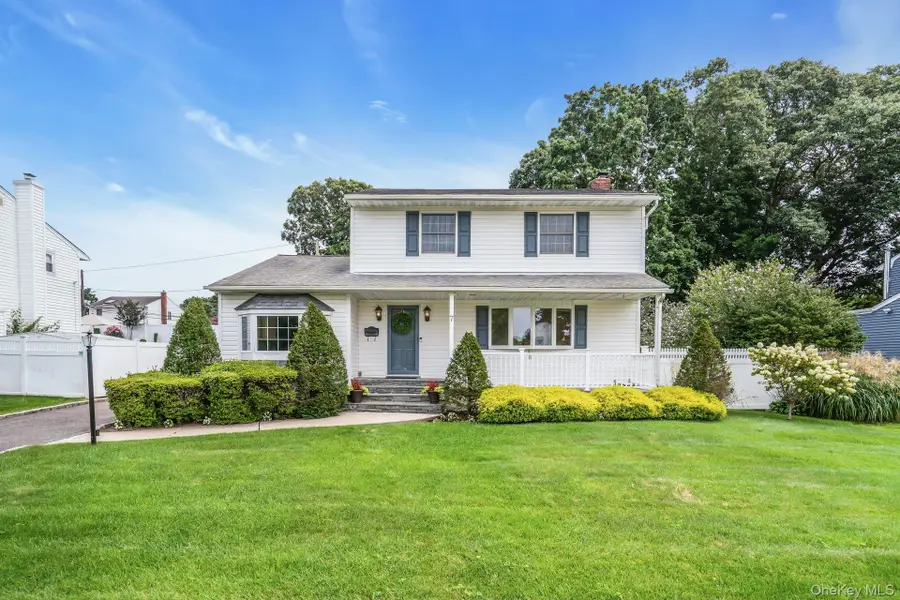 7 Tomkins Court, Commack, NY 11725 - #2