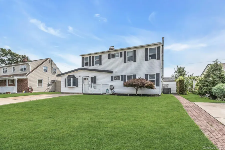 17 Chickadee Lane, Levittown, NY 11756 - #2