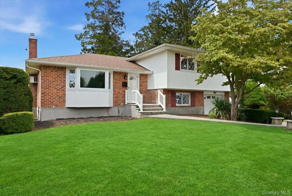 90 Grohmans Lane, Plainview, NY 11803 - #1