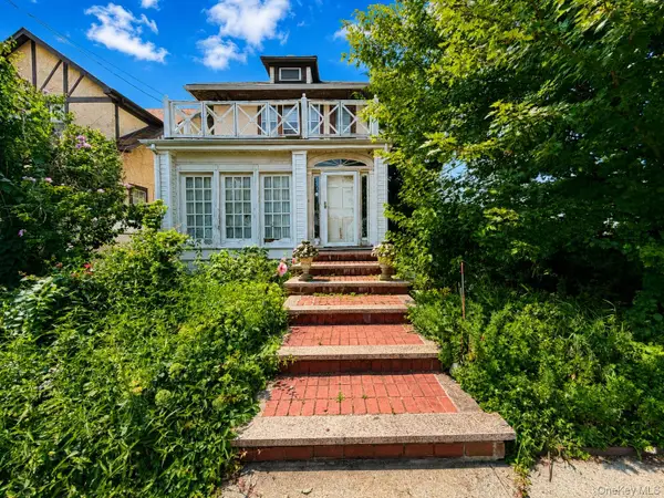 255 Beach 122nd Street, Rockaway Park, NY 11694