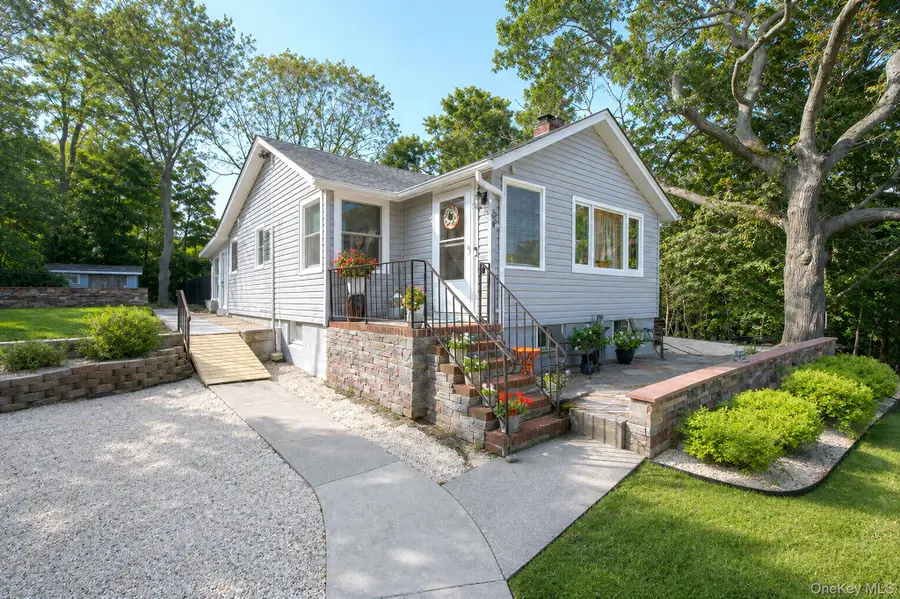 69 Hill Drive, Riverhead, NY 11901 - #2