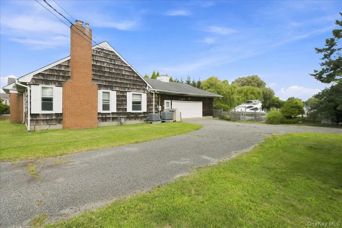 3 The Moor, East Islip, NY 11730 - #1